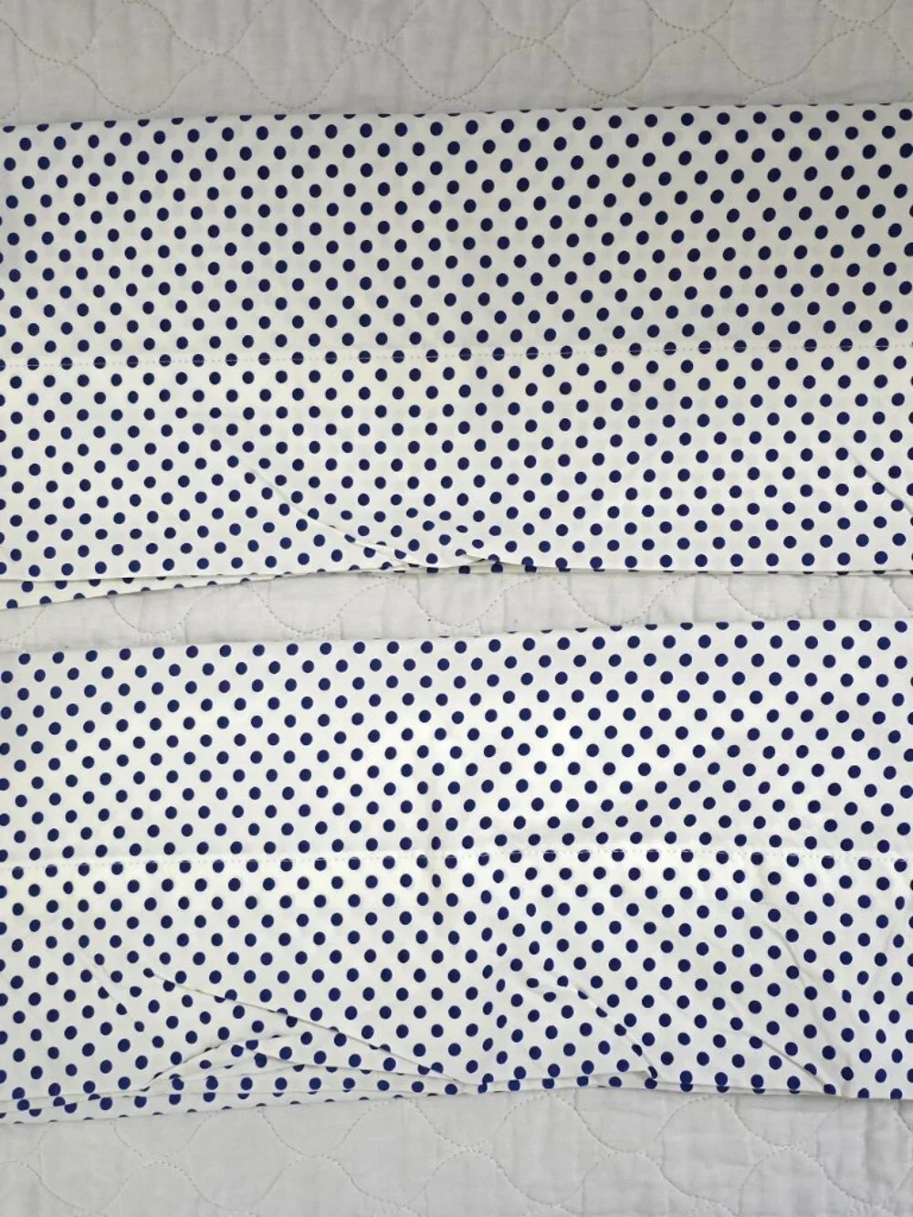 Set Of 2 Lauren Ralph Lauren White Royal Blue Polka Dots Standard Pillowcases.